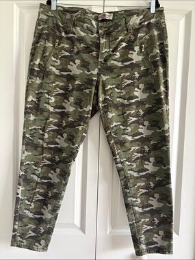 Iris Jeans Camo Denim Jacket Button Detail - Size 20